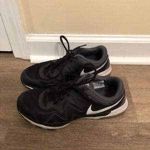 Nike Sculpt TR 2 tennis shoes